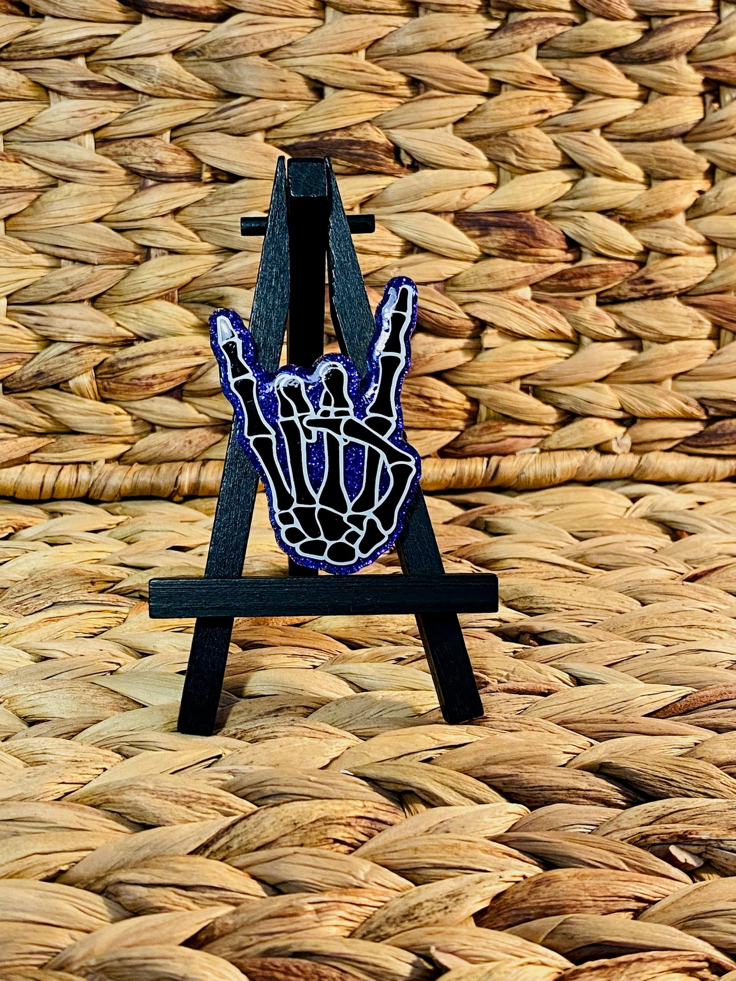 Rock on skeleton