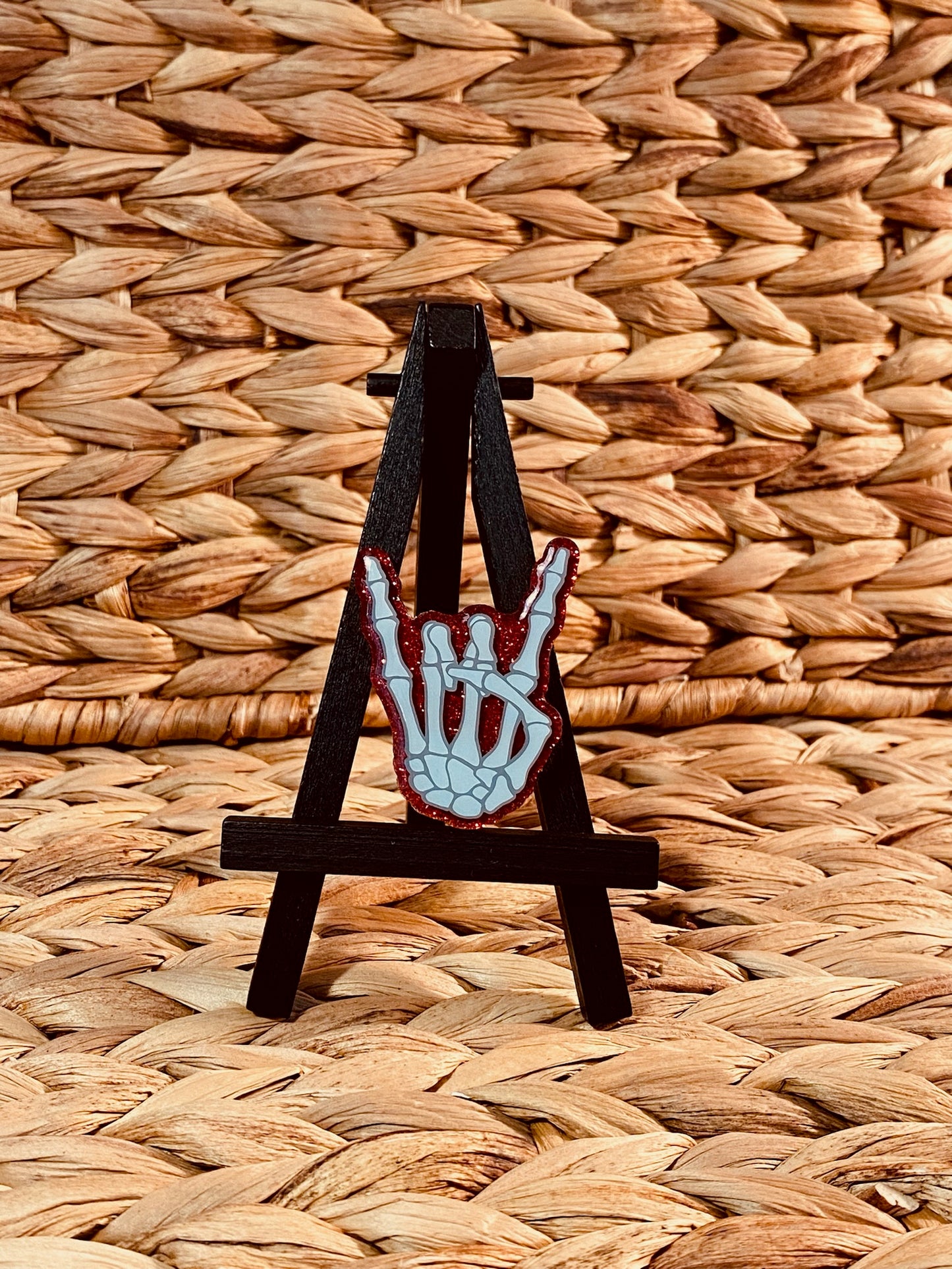 Rock on skeleton
