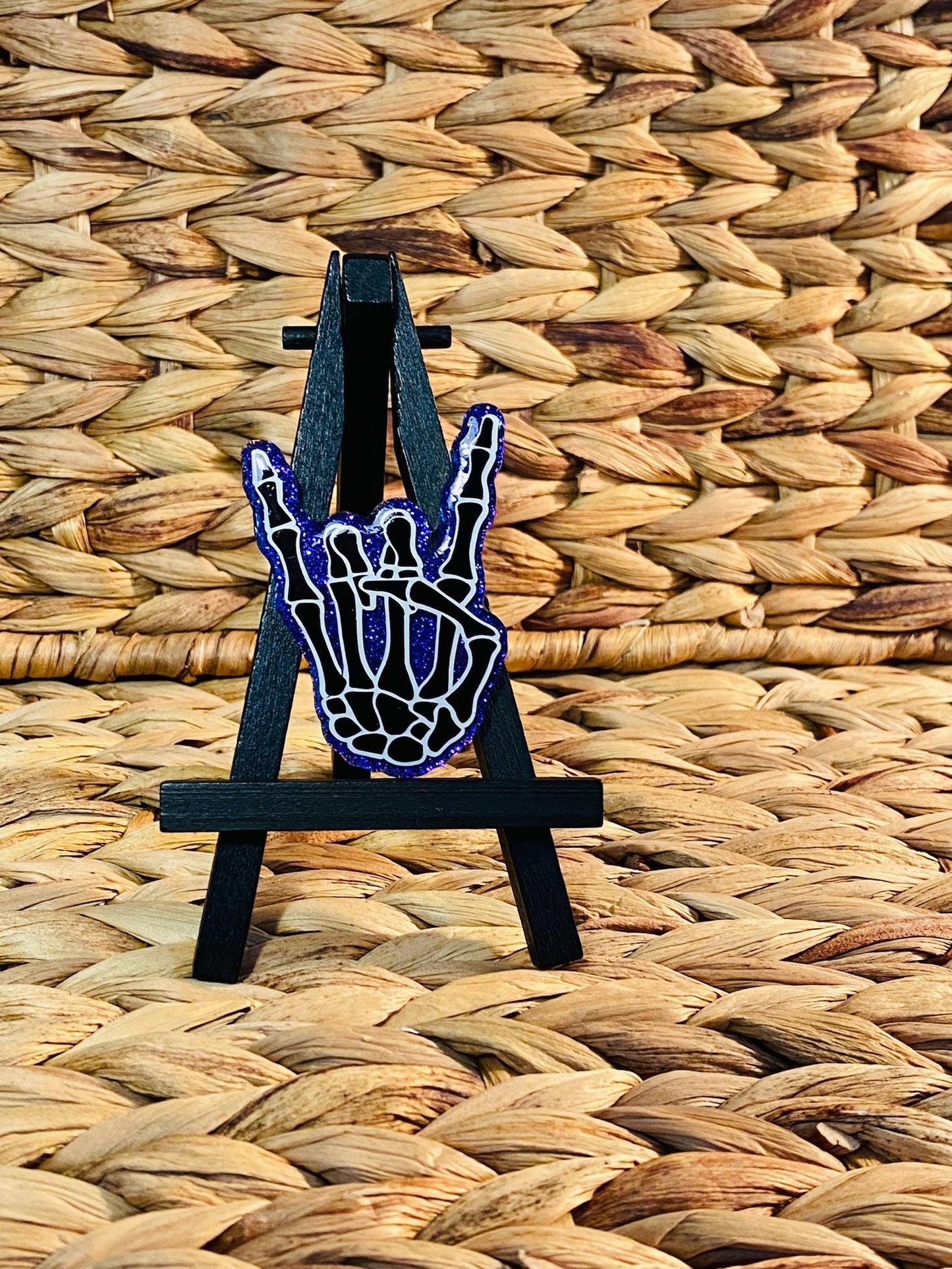 Rock on skeleton