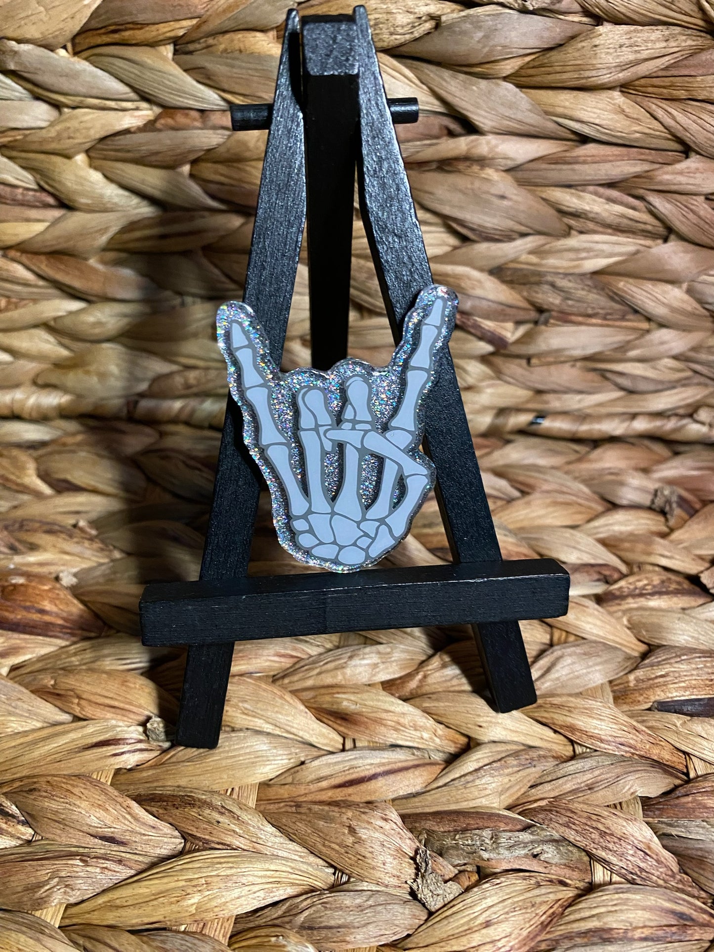 Rock on skeleton